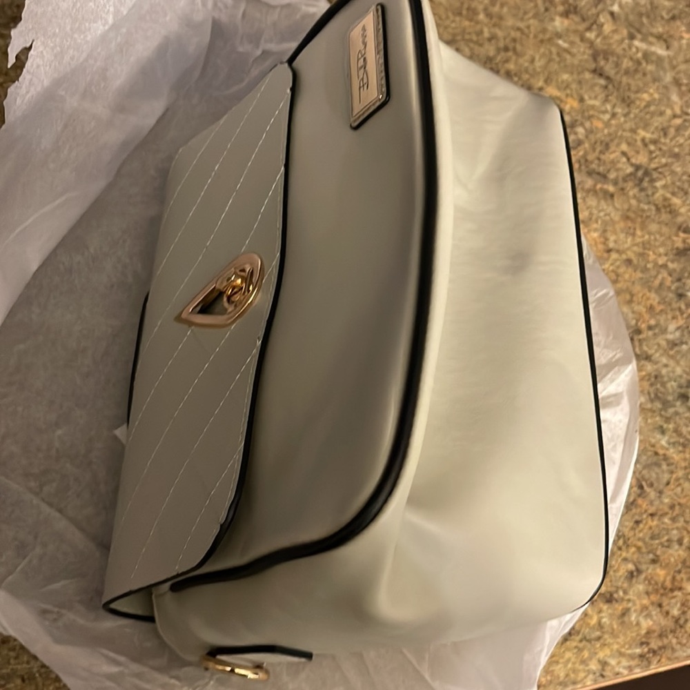 New With Tags Bella Russo Purse - Picture 7 of 8
